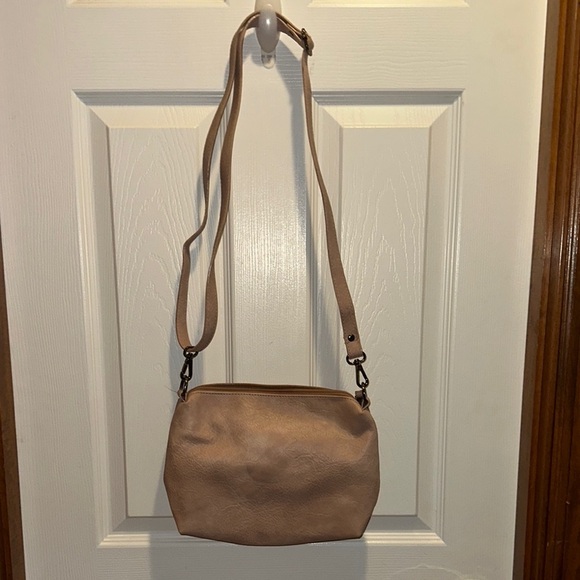 Handbags - Elegant Tan Shoulder Bag